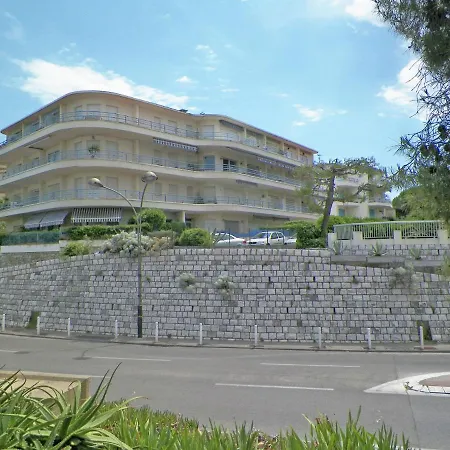 Contemporary In With Terrace Апартаменти *