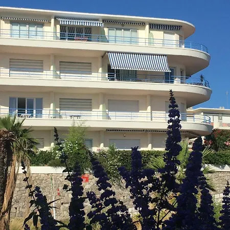 Contemporary In With Terrace * أنتيب