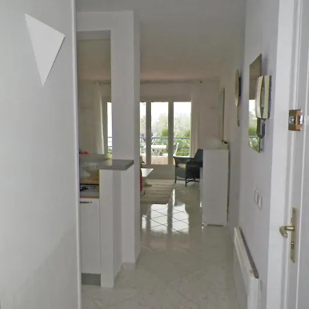 Contemporary In With Terrace * Антіб