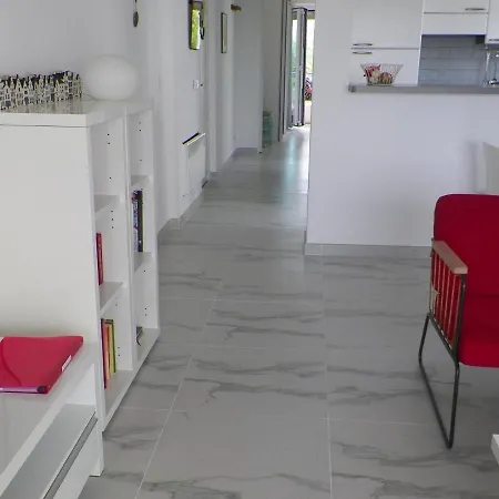 Апартаменти Contemporary In With Terrace Антіб
