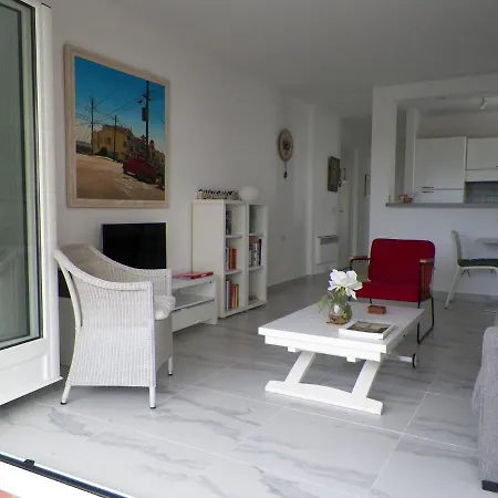Contemporary In With Terrace أنتيب